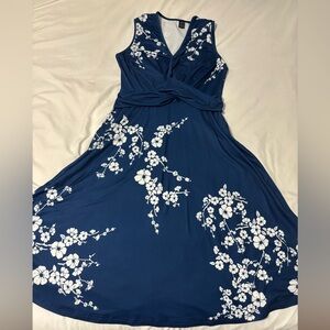 SHEIN Blue and White Floral Maxi Dress